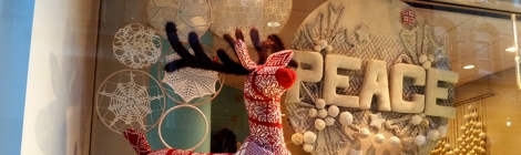 Lion Brand Yarn, Window Display, Reindeer, Christmas, Snowflakes, Star of David, New York, West 15th Street, Knit, Crochet, Yarn